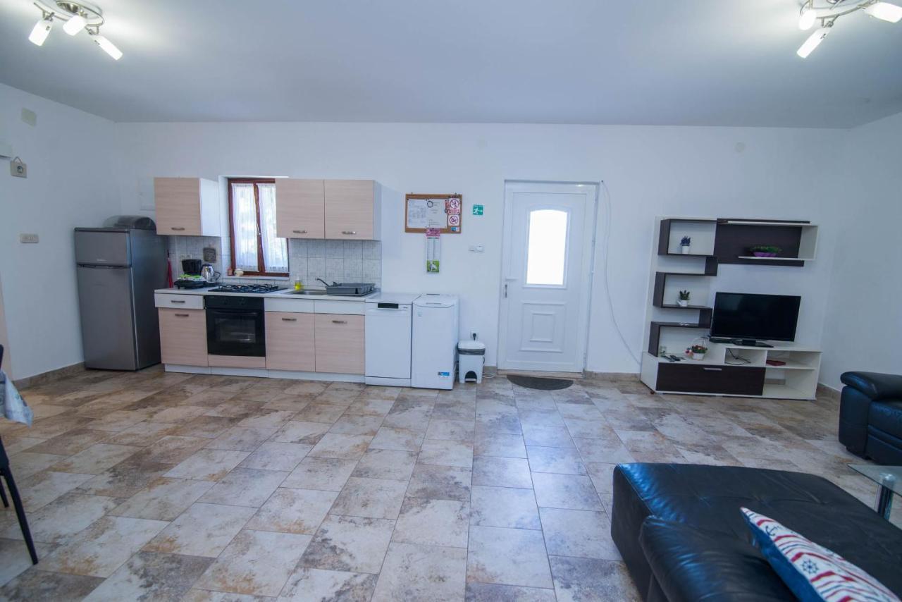 App Bonic Apartment Veli Lošinj Екстериор снимка