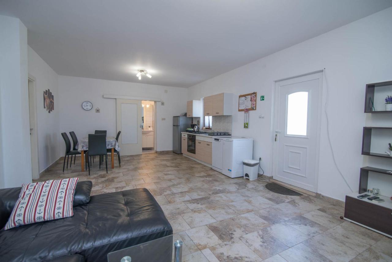 App Bonic Apartment Veli Lošinj Екстериор снимка